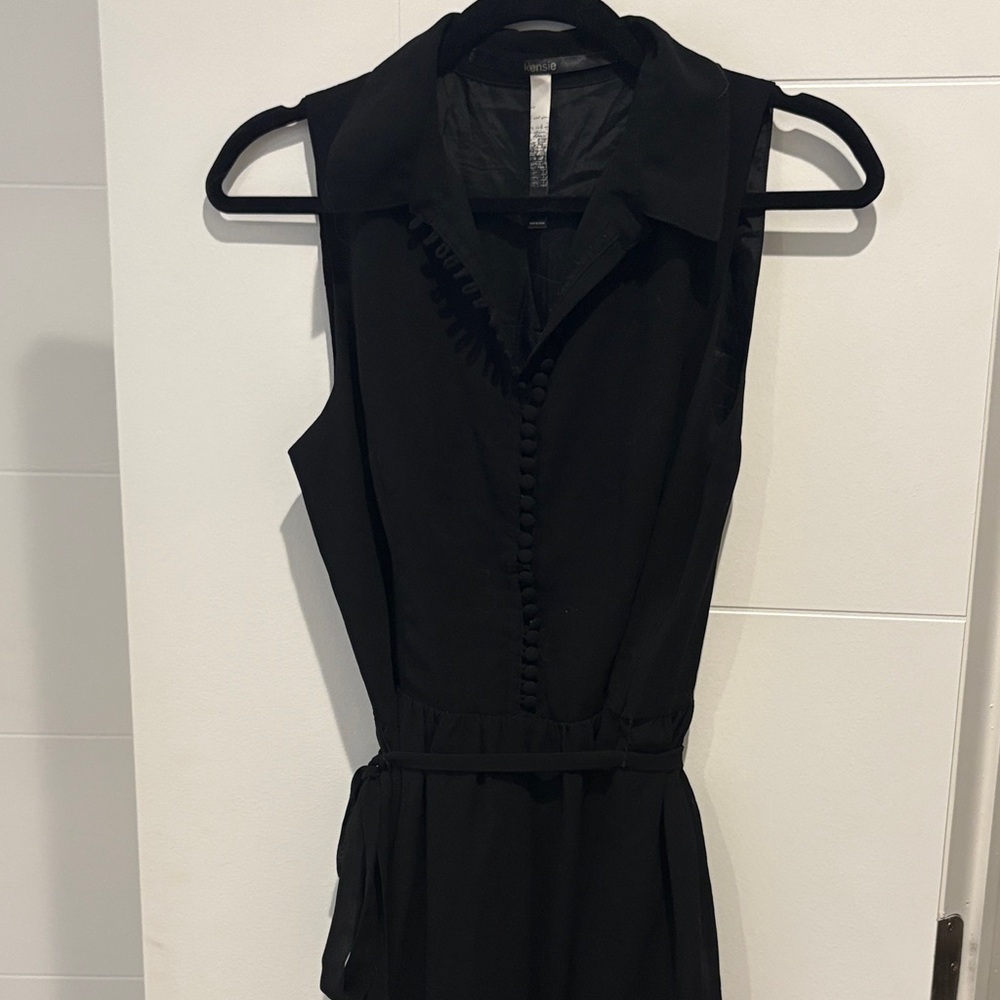 Thigh length Black Sleeveless Dress